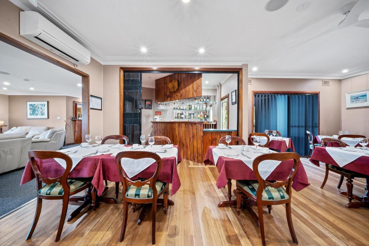 Oasis Inn Ulladulla - Welcoming Guests 18 Years And Older Exterior photo