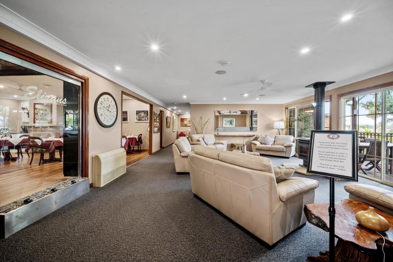 Oasis Inn Ulladulla - Welcoming Guests 18 Years And Older Exterior photo