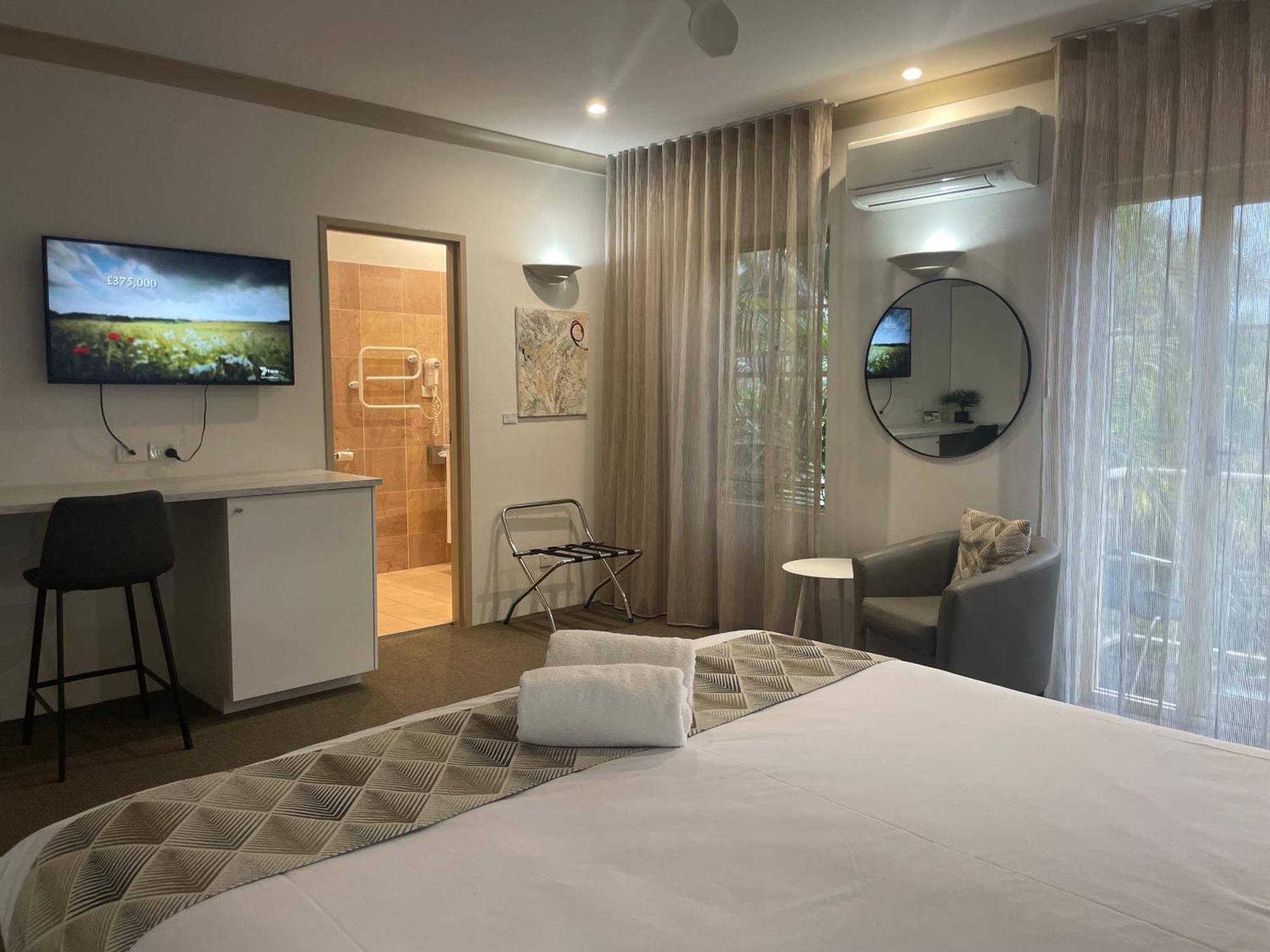 Oasis Inn Ulladulla - Welcoming Guests 18 Years And Older Exterior photo