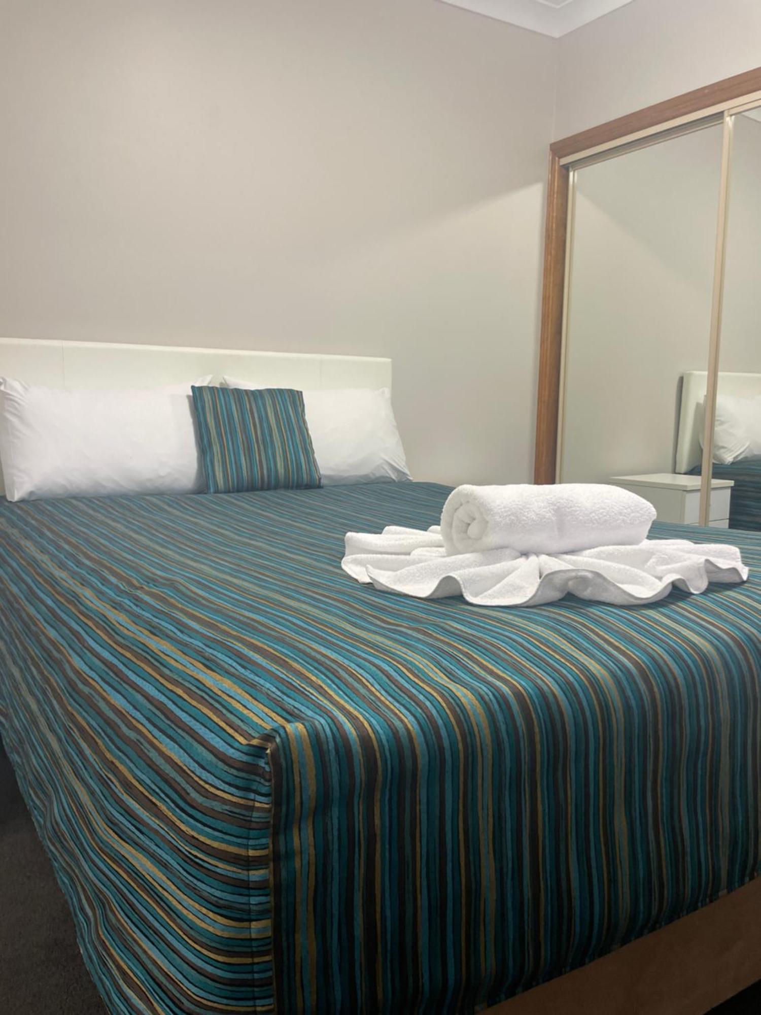 Oasis Inn Ulladulla - Welcoming Guests 18 Years And Older Exterior photo