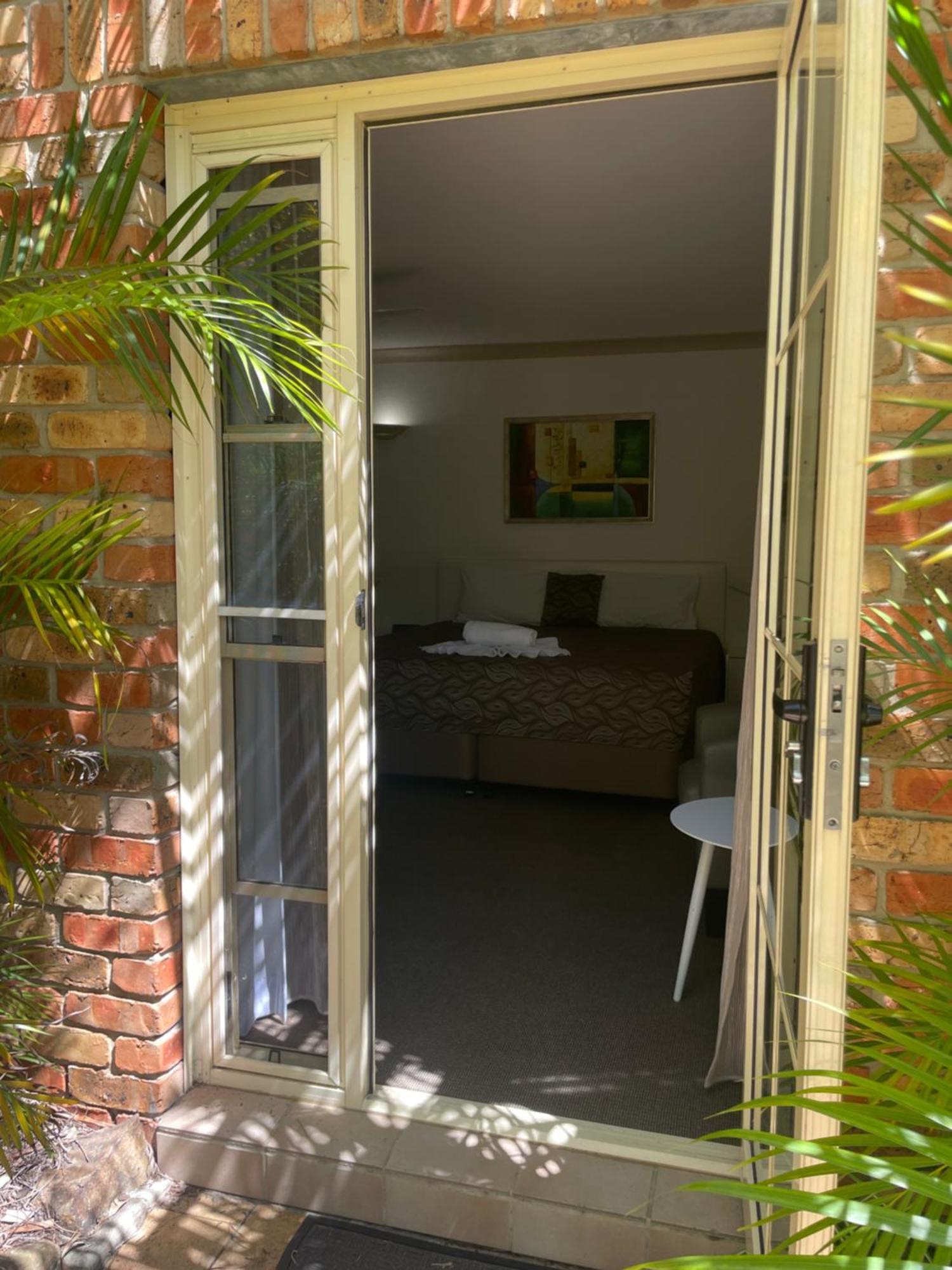 Oasis Inn Ulladulla - Welcoming Guests 18 Years And Older Exterior photo