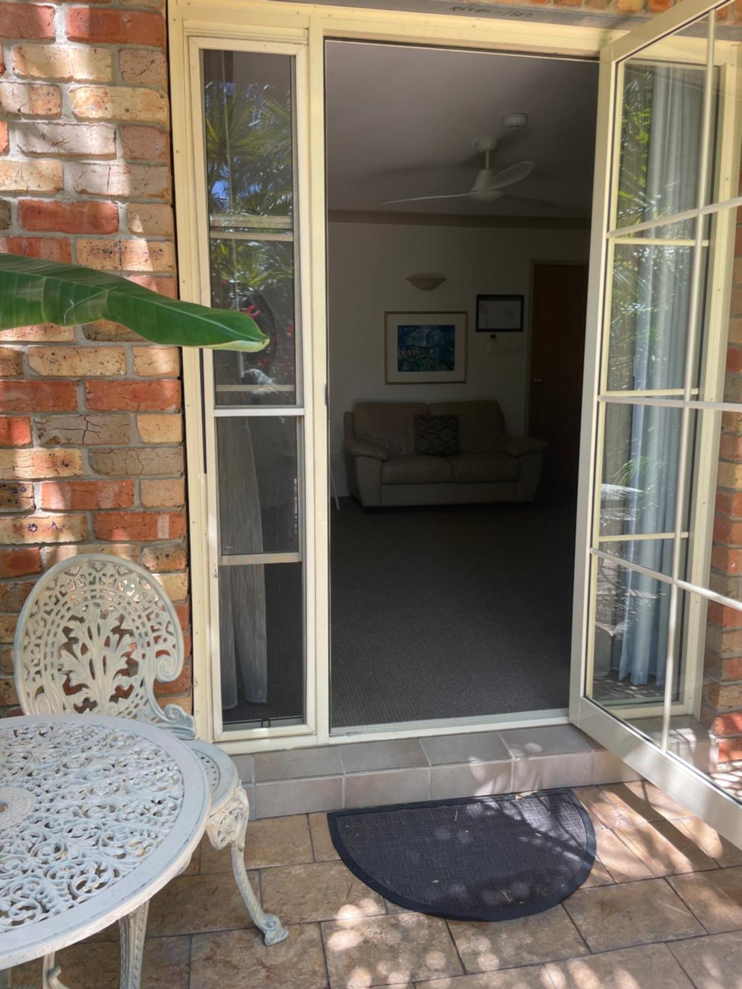 Oasis Inn Ulladulla - Welcoming Guests 18 Years And Older Exterior photo